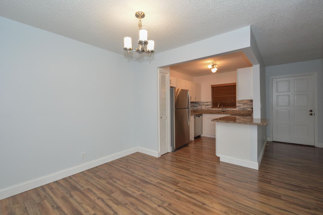 Active With Contract: $1,700 (1 beds, 1 baths, 729 Square Feet)