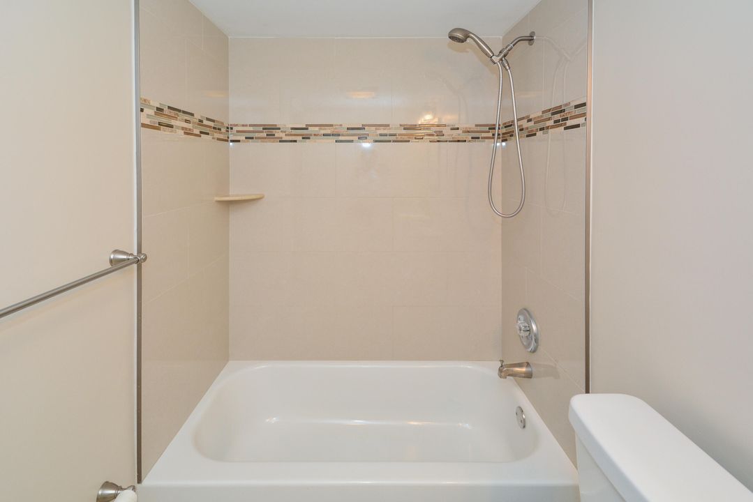 Active With Contract: $1,700 (1 beds, 1 baths, 729 Square Feet)