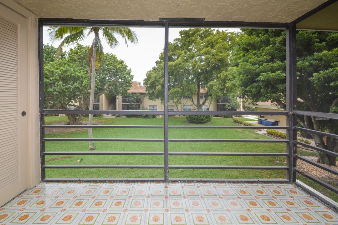 Active With Contract: $1,700 (1 beds, 1 baths, 729 Square Feet)