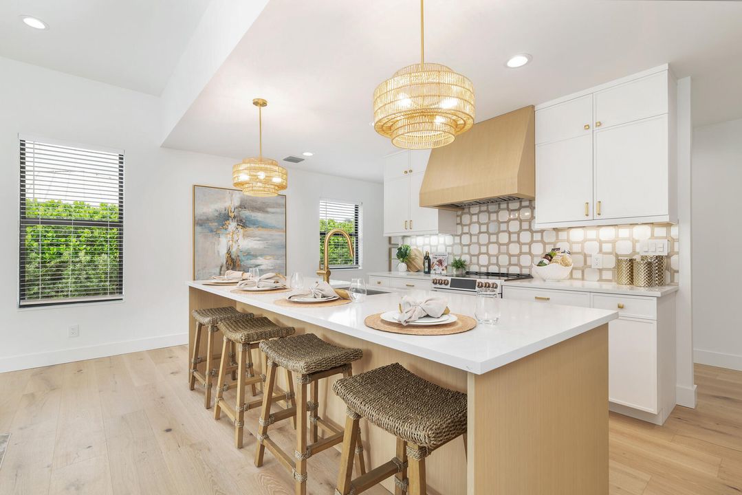 Под контрактом: $1,995,000 (4 спален, 3 ванн, 2215 Квадратных фут)