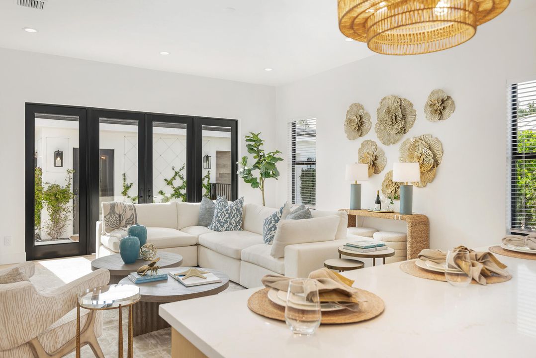 Под контрактом: $1,995,000 (4 спален, 3 ванн, 2215 Квадратных фут)