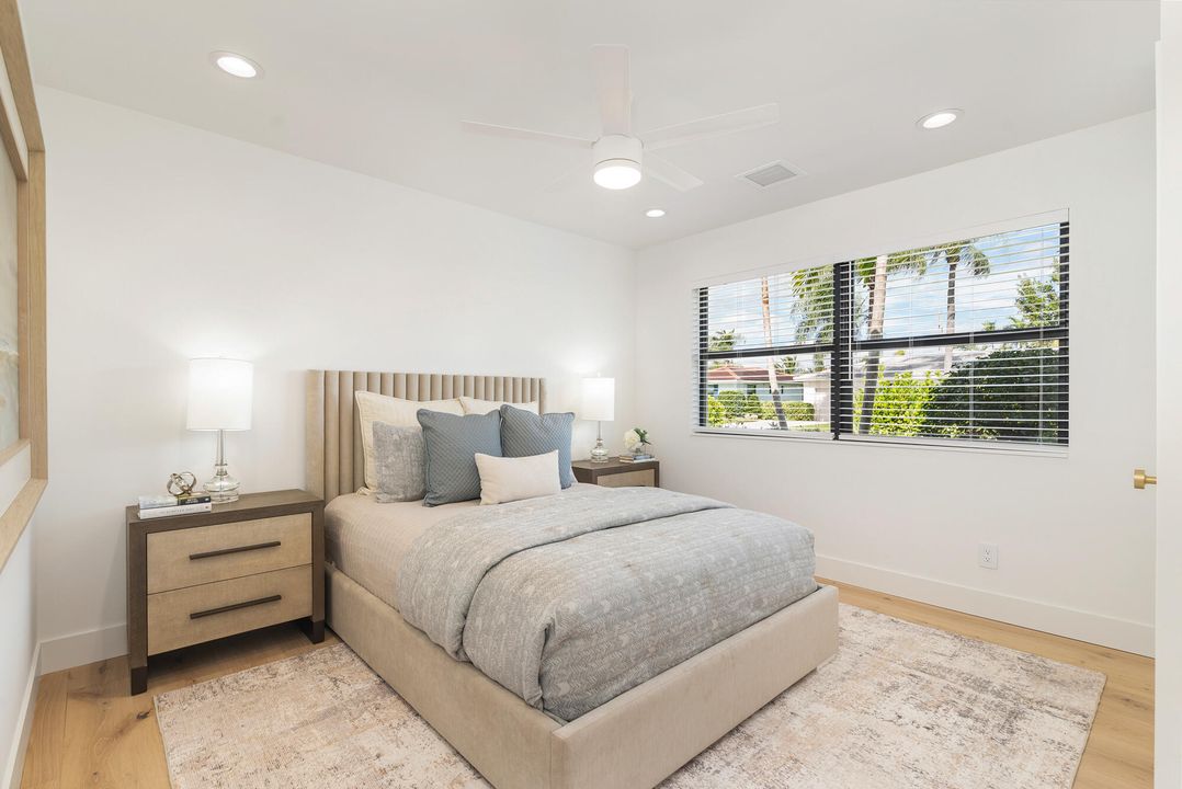 Под контрактом: $1,995,000 (4 спален, 3 ванн, 2215 Квадратных фут)