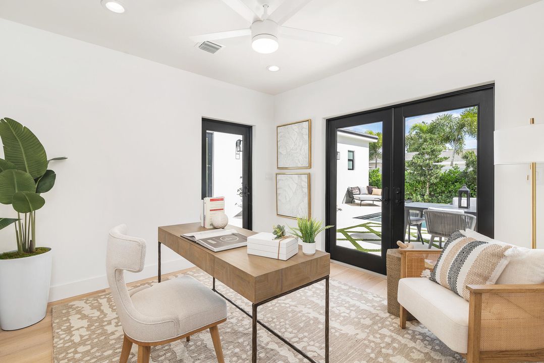 Под контрактом: $1,995,000 (4 спален, 3 ванн, 2215 Квадратных фут)