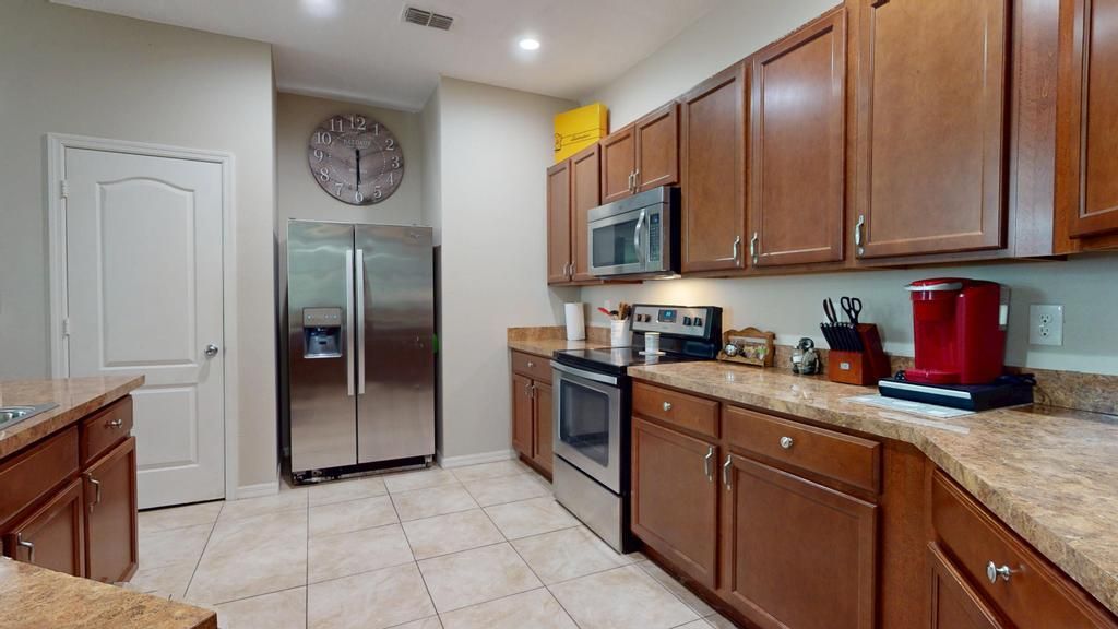 待售: $339,900 (4 贝兹, 2 浴室, 1957 平方英尺)