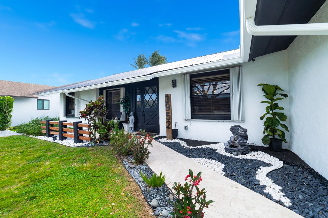 Active With Contract: $599,000 (4 beds, 3 baths, 1705 Square Feet)