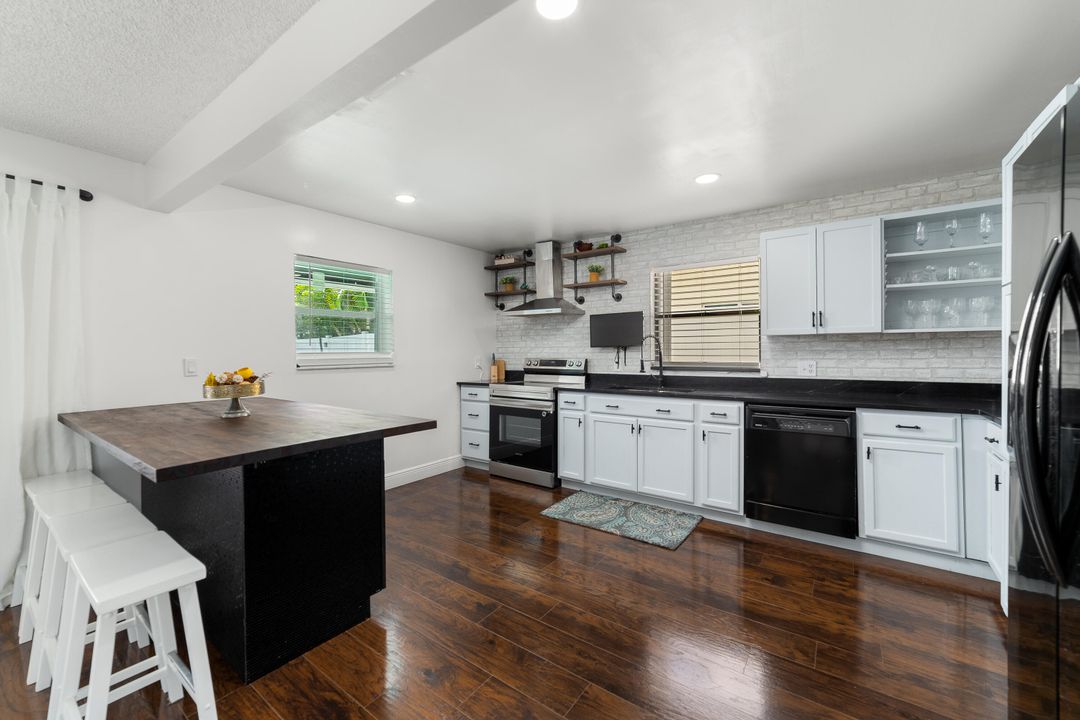 Active With Contract: $599,000 (4 beds, 3 baths, 1705 Square Feet)