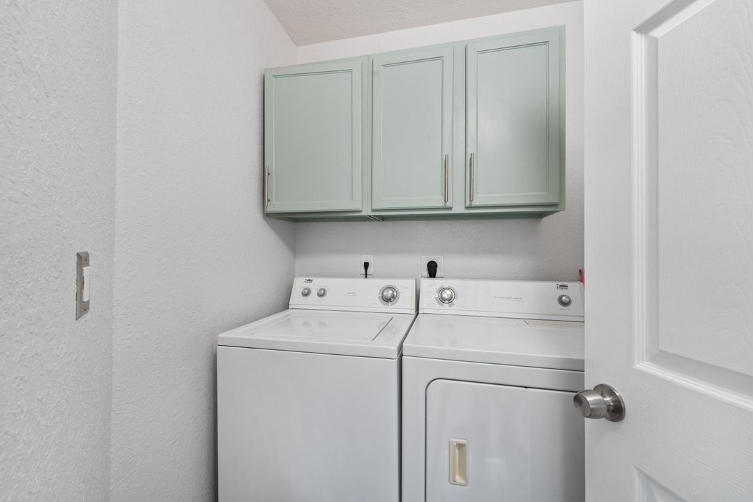 合同活跃: $329,000 (3 贝兹, 2 浴室, 1481 平方英尺)