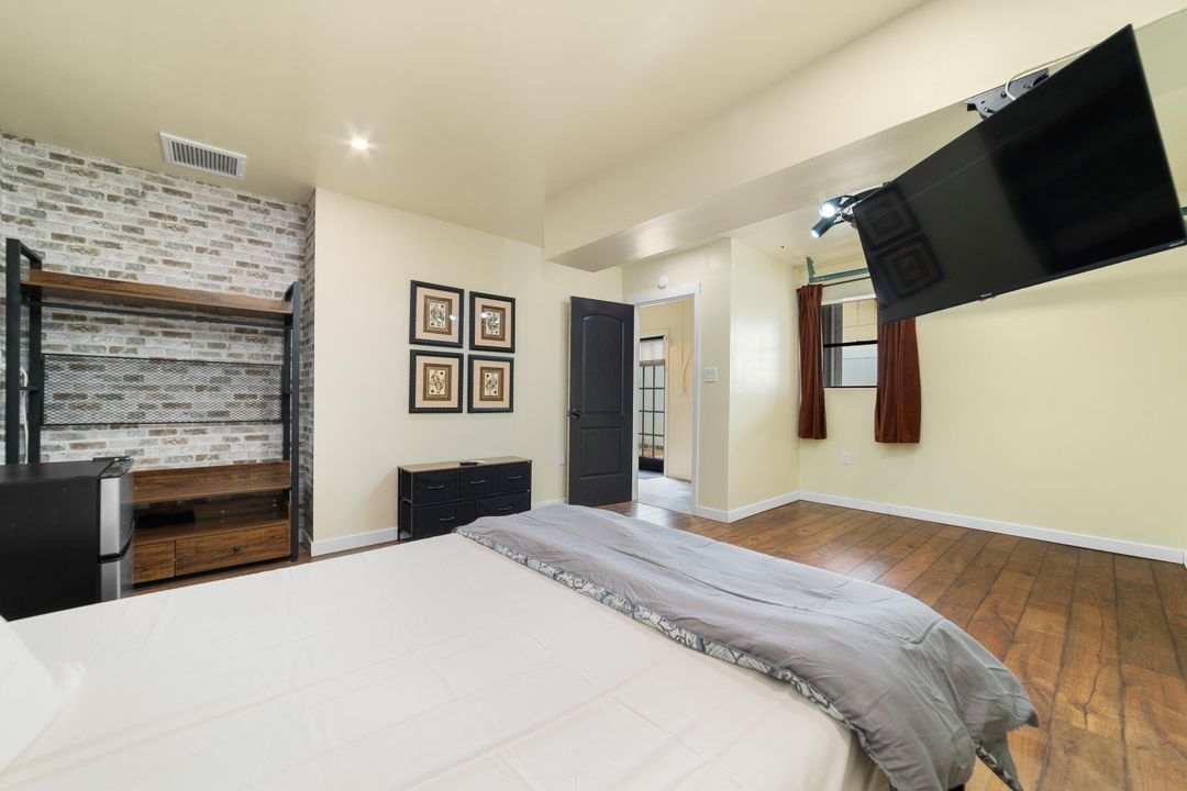 Active With Contract: $599,000 (4 beds, 3 baths, 1705 Square Feet)