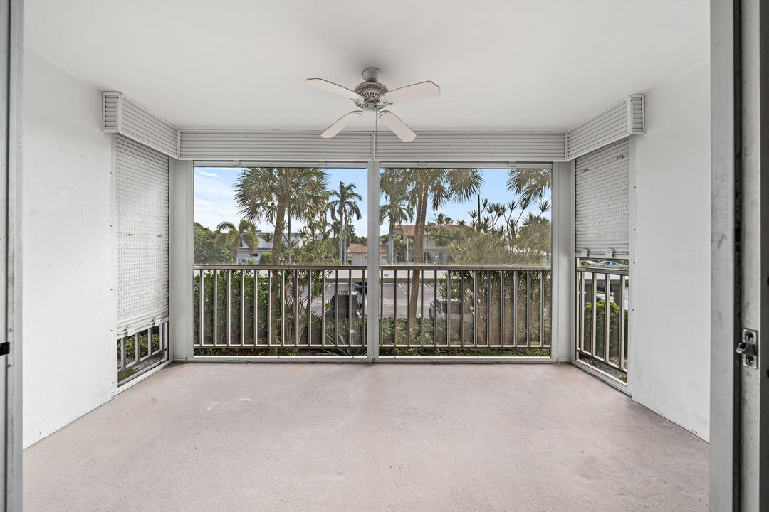 For Rent: $2,400 (2 beds, 2 baths, 1200 Square Feet)