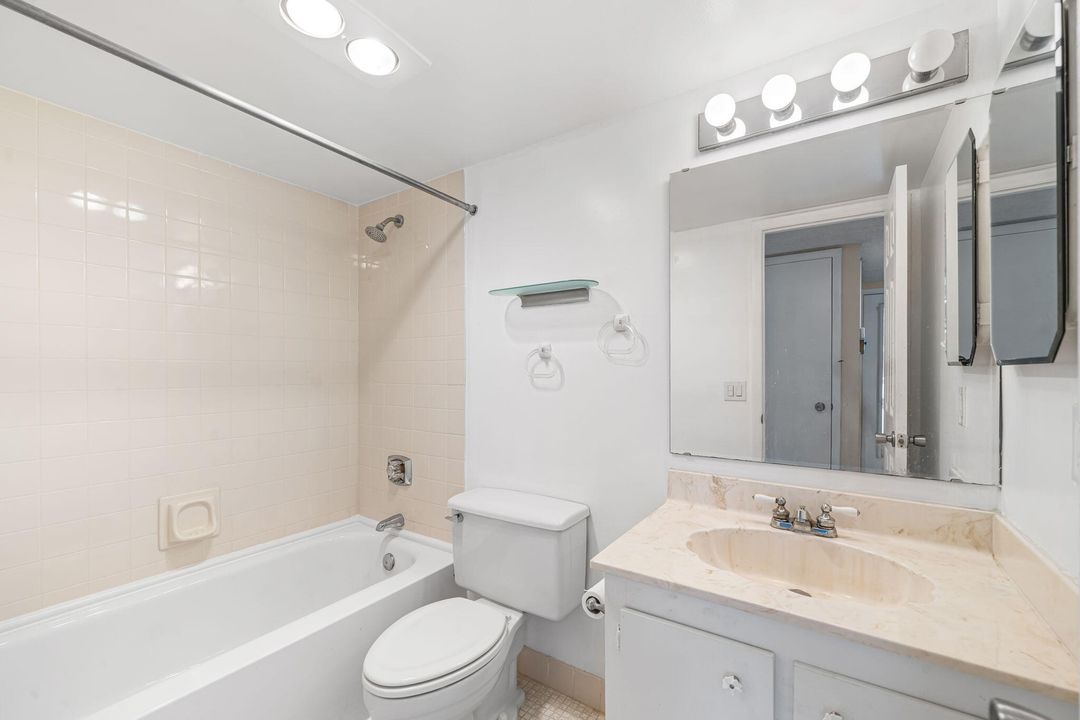 For Rent: $2,400 (2 beds, 2 baths, 1200 Square Feet)