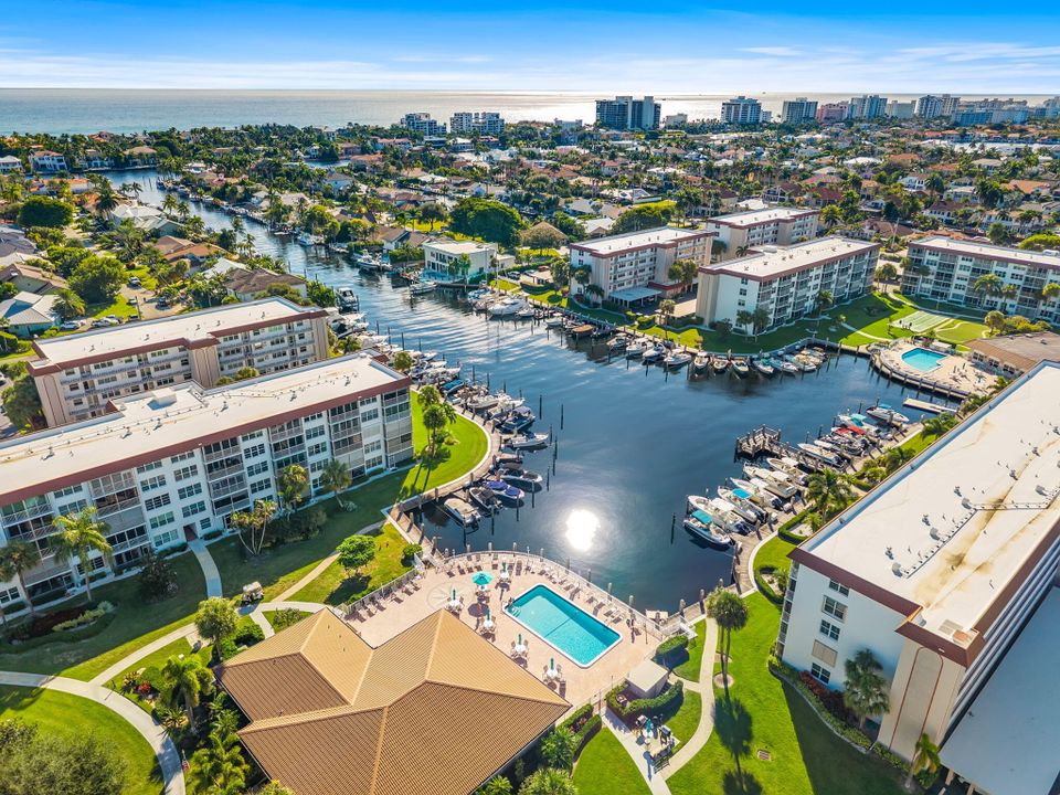 For Rent: $2,400 (2 beds, 2 baths, 1200 Square Feet)