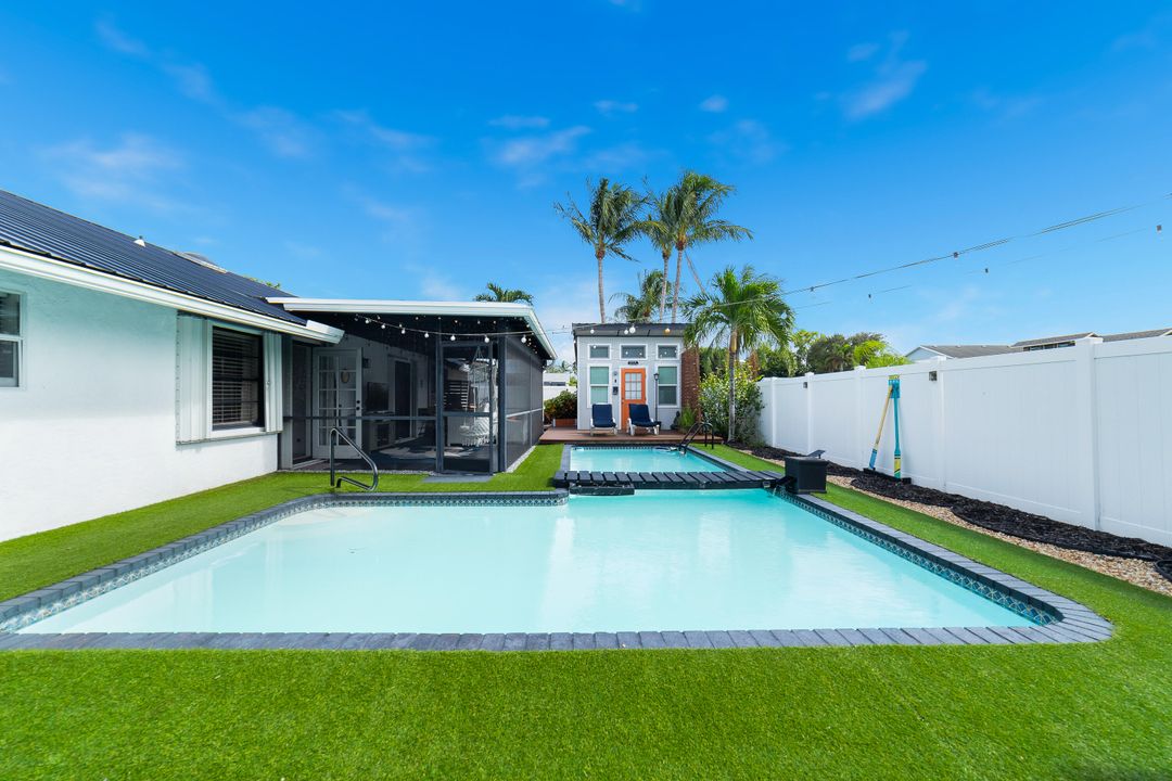 Active With Contract: $599,000 (4 beds, 3 baths, 1705 Square Feet)