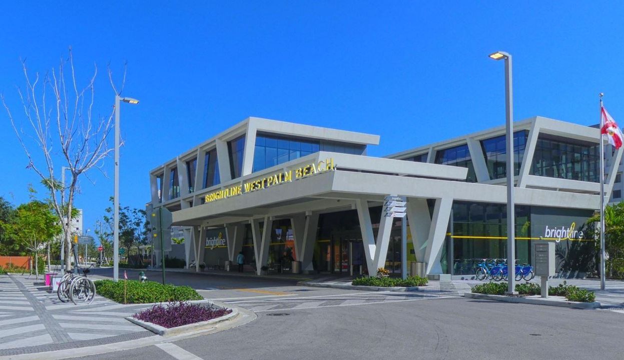 En Venta: $670,000 (3 camas, 3 baños, 2033 Pies cuadrados)