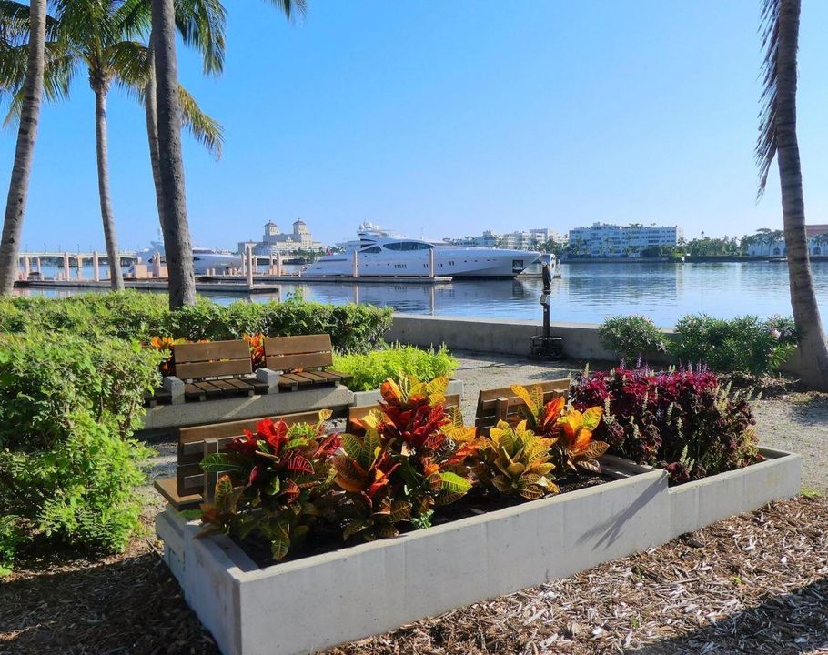 En Venta: $670,000 (3 camas, 3 baños, 2033 Pies cuadrados)