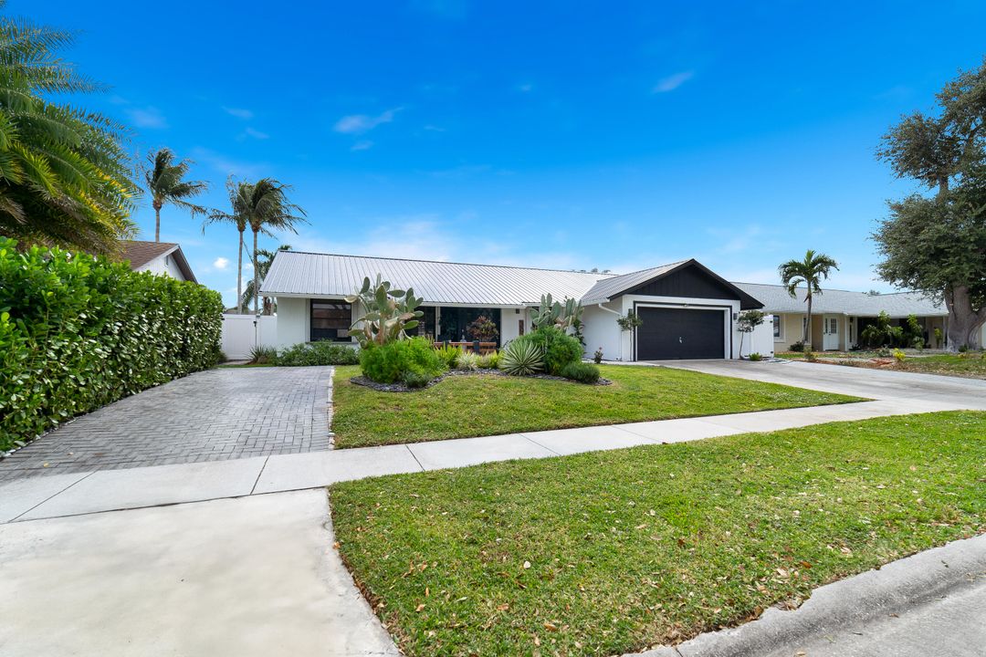 Active With Contract: $599,000 (4 beds, 3 baths, 1705 Square Feet)