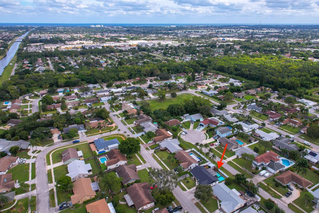 Active With Contract: $599,000 (4 beds, 3 baths, 1705 Square Feet)