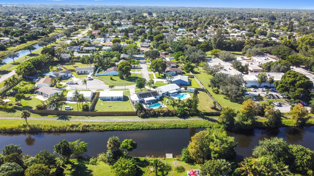 Active With Contract: $475,000 (3 beds, 2 baths, 1152 Square Feet)