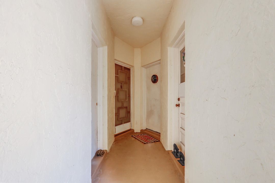 For Rent: $2,100 (2 beds, 2 baths, 940 Square Feet)