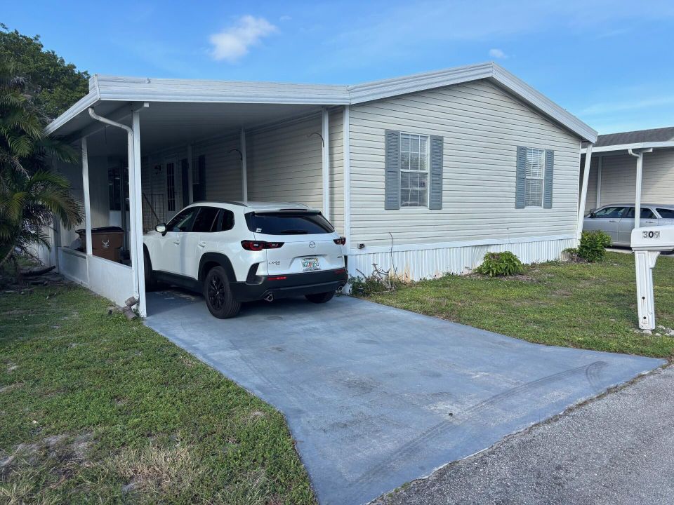 For Sale: $89,000 (2 beds, 2 baths, 1420 Square Feet)