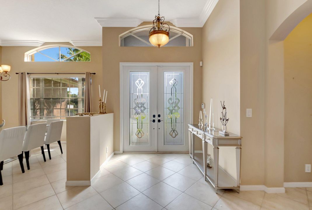 En Venta: $600,000 (3 camas, 2 baños, 2360 Pies cuadrados)