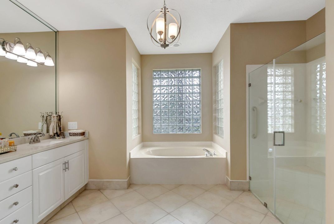 En Venta: $600,000 (3 camas, 2 baños, 2360 Pies cuadrados)