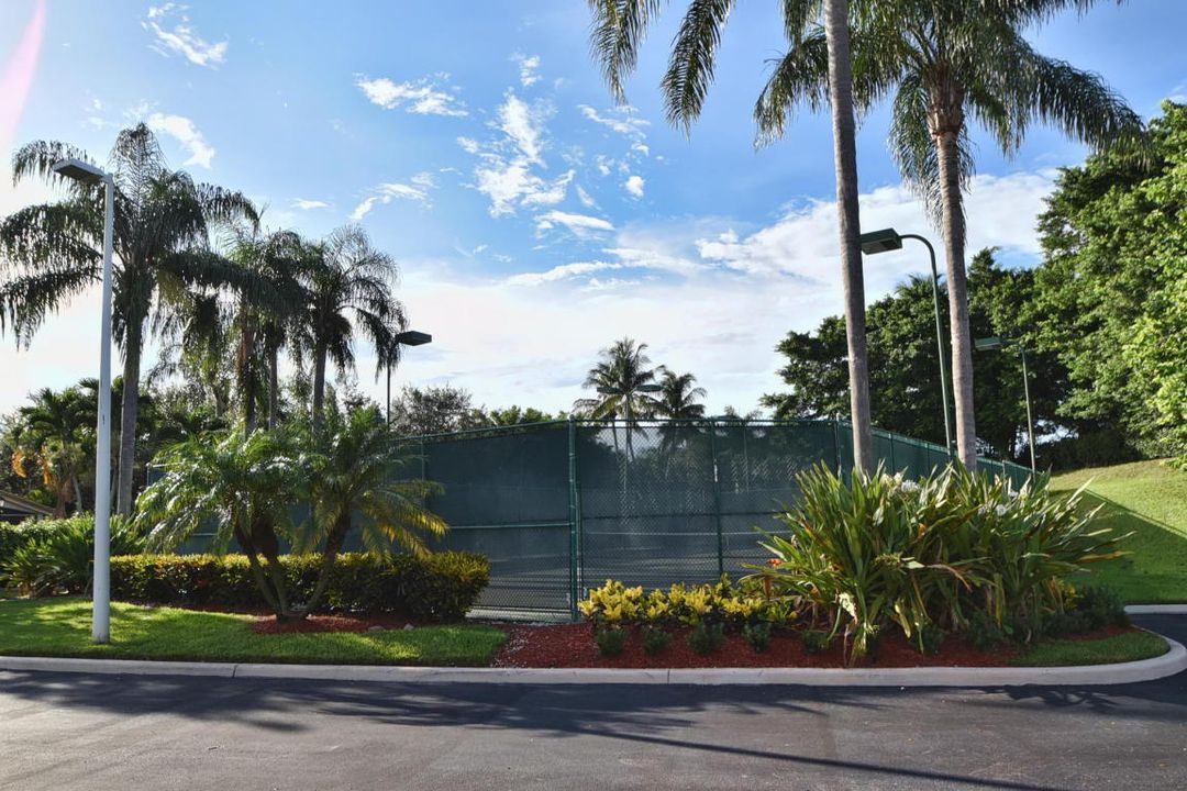 En Venta: $600,000 (3 camas, 2 baños, 2360 Pies cuadrados)