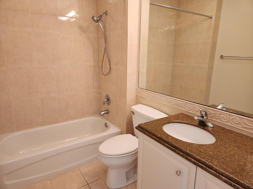 For Rent: $2,600 (2 beds, 2 baths, 1989 Square Feet)