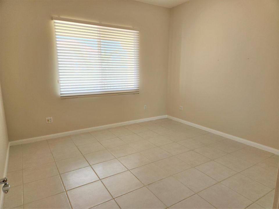 For Rent: $2,600 (2 beds, 2 baths, 1989 Square Feet)
