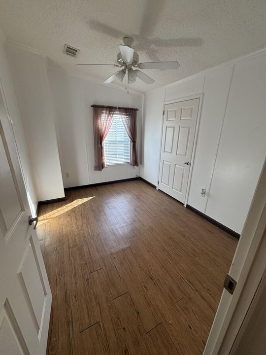 For Sale: $89,000 (2 beds, 2 baths, 1420 Square Feet)
