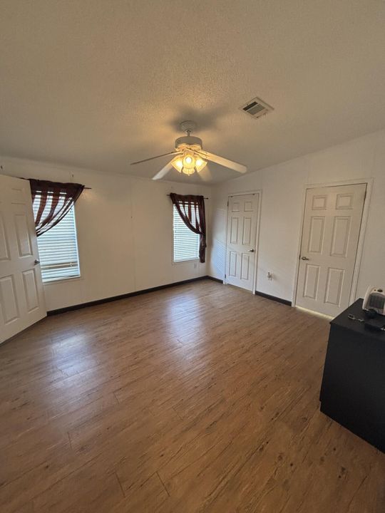 For Sale: $89,000 (2 beds, 2 baths, 1420 Square Feet)