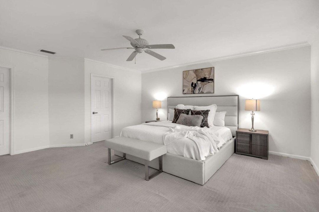 合同活跃: $3,600 (3 贝兹, 2 浴室, 1526 平方英尺)