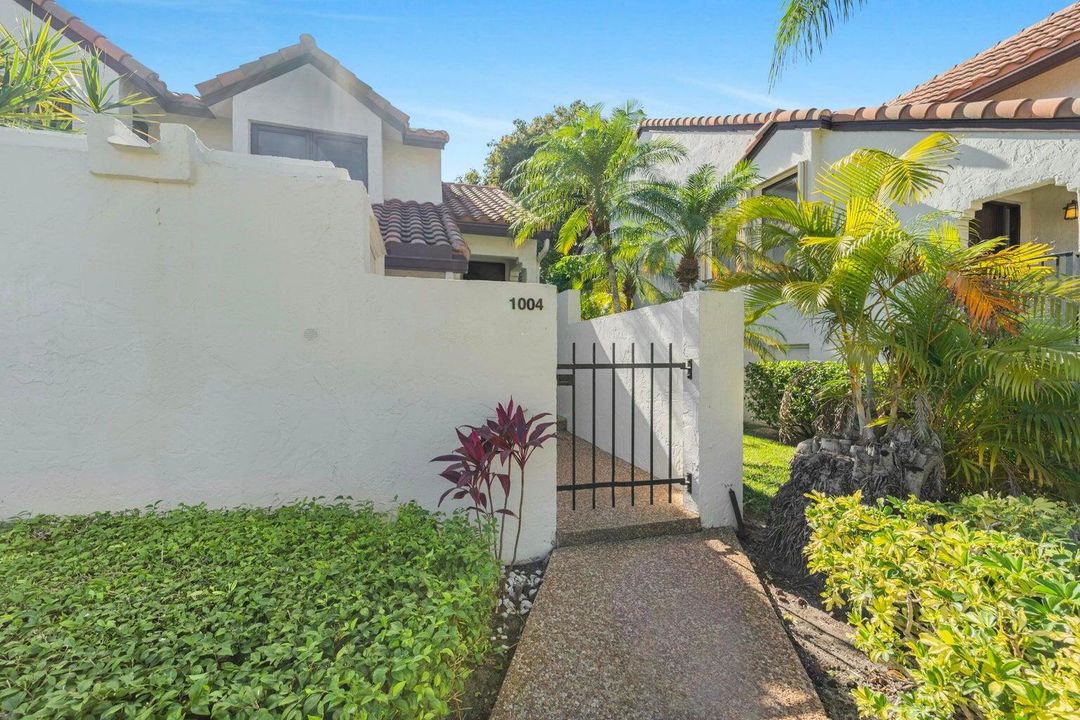 合同活跃: $3,600 (3 贝兹, 2 浴室, 1526 平方英尺)