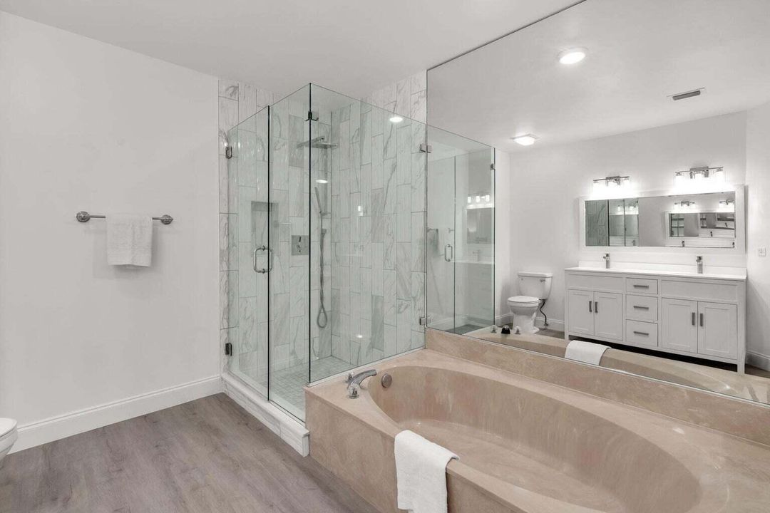 合同活跃: $3,600 (3 贝兹, 2 浴室, 1526 平方英尺)