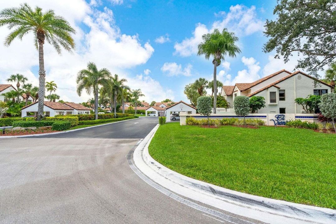 合同活跃: $3,600 (3 贝兹, 2 浴室, 1526 平方英尺)