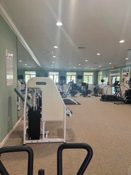 For Rent: $2,600 (2 beds, 2 baths, 1989 Square Feet)