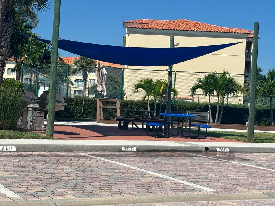 For Rent: $2,600 (2 beds, 2 baths, 1989 Square Feet)