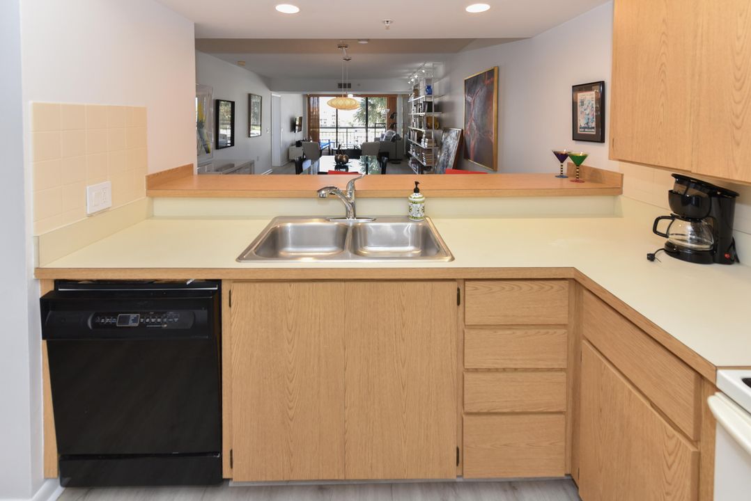 В аренду: $4,500 (2 спален, 2 ванн, 1385 Квадратных фут)