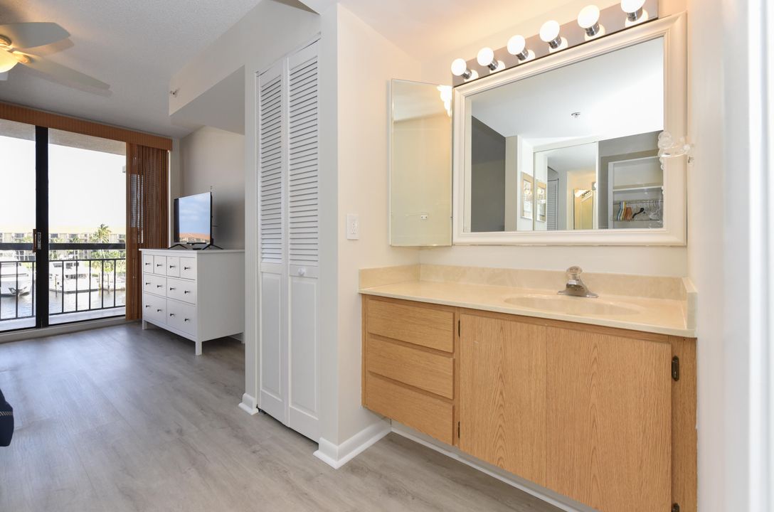 В аренду: $4,500 (2 спален, 2 ванн, 1385 Квадратных фут)