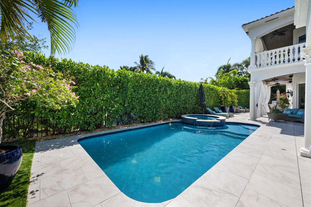 For Sale: $4,599,000 (6 beds, 6 baths, 4827 Square Feet)