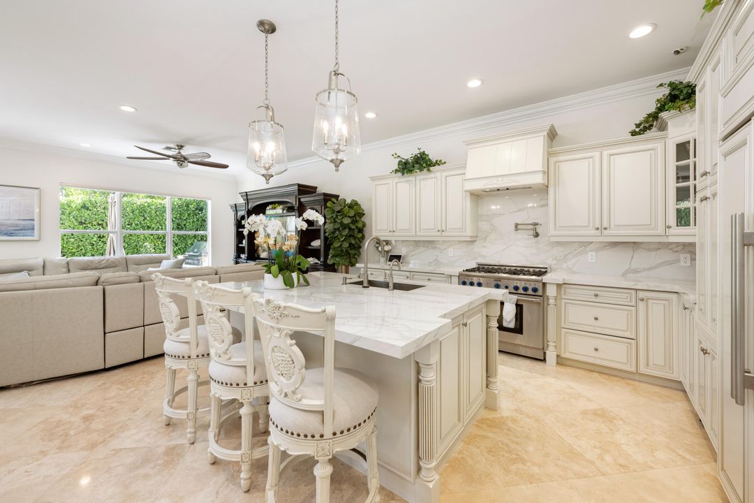 For Sale: $4,599,000 (6 beds, 6 baths, 4827 Square Feet)