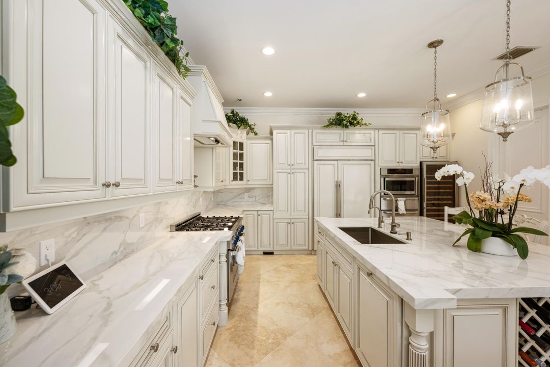 For Sale: $4,599,000 (6 beds, 6 baths, 4827 Square Feet)