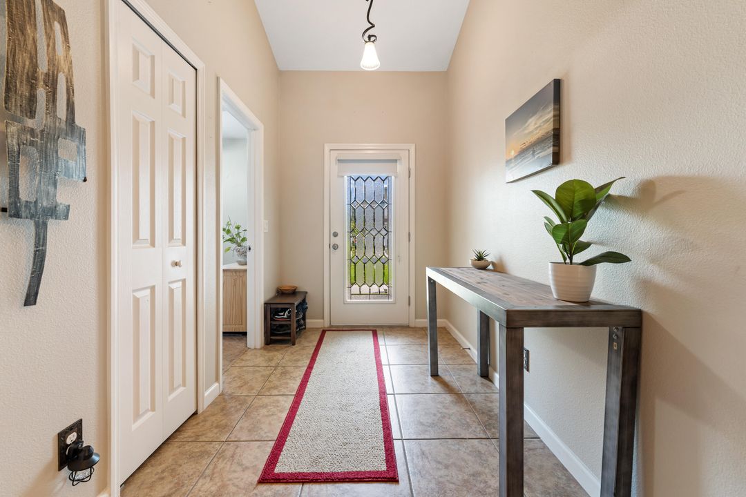 For Sale: $450,000 (4 beds, 2 baths, 1883 Square Feet)