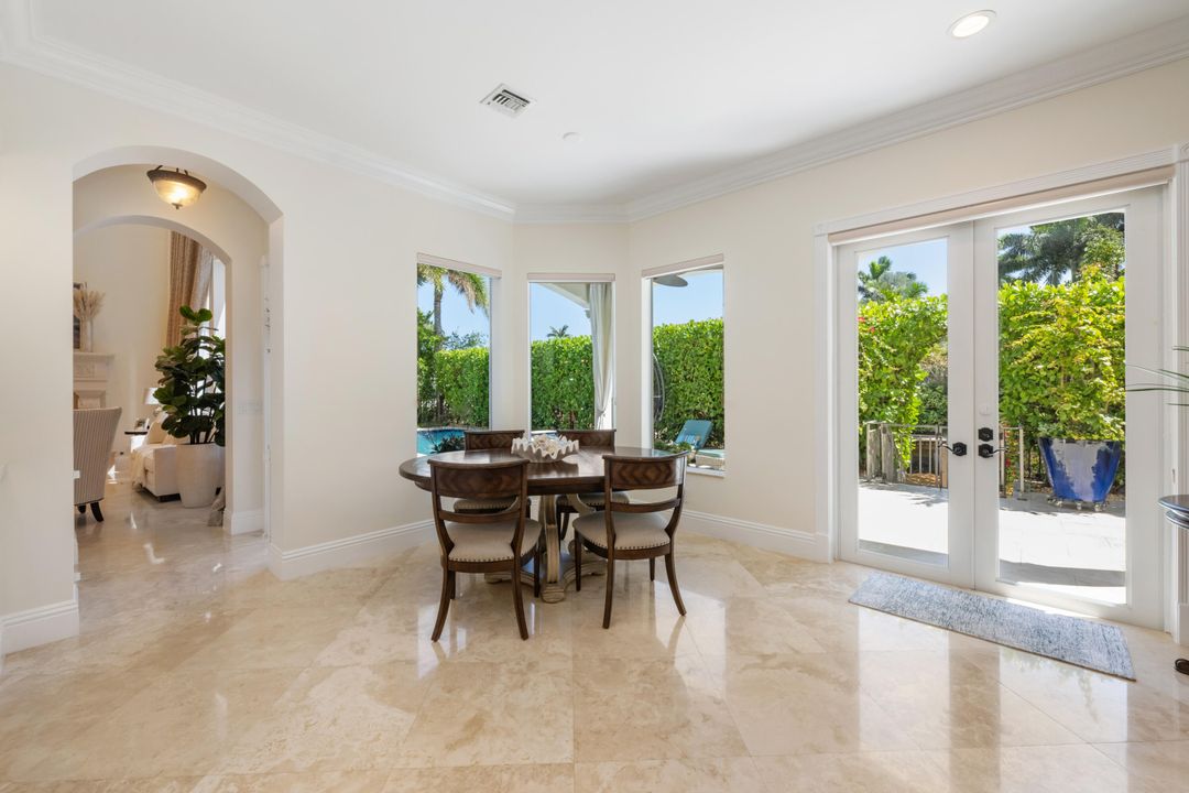 For Sale: $4,599,000 (6 beds, 6 baths, 4827 Square Feet)