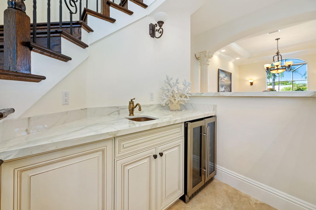 For Sale: $4,599,000 (6 beds, 6 baths, 4827 Square Feet)