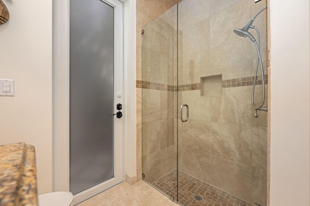 For Sale: $4,599,000 (6 beds, 6 baths, 4827 Square Feet)