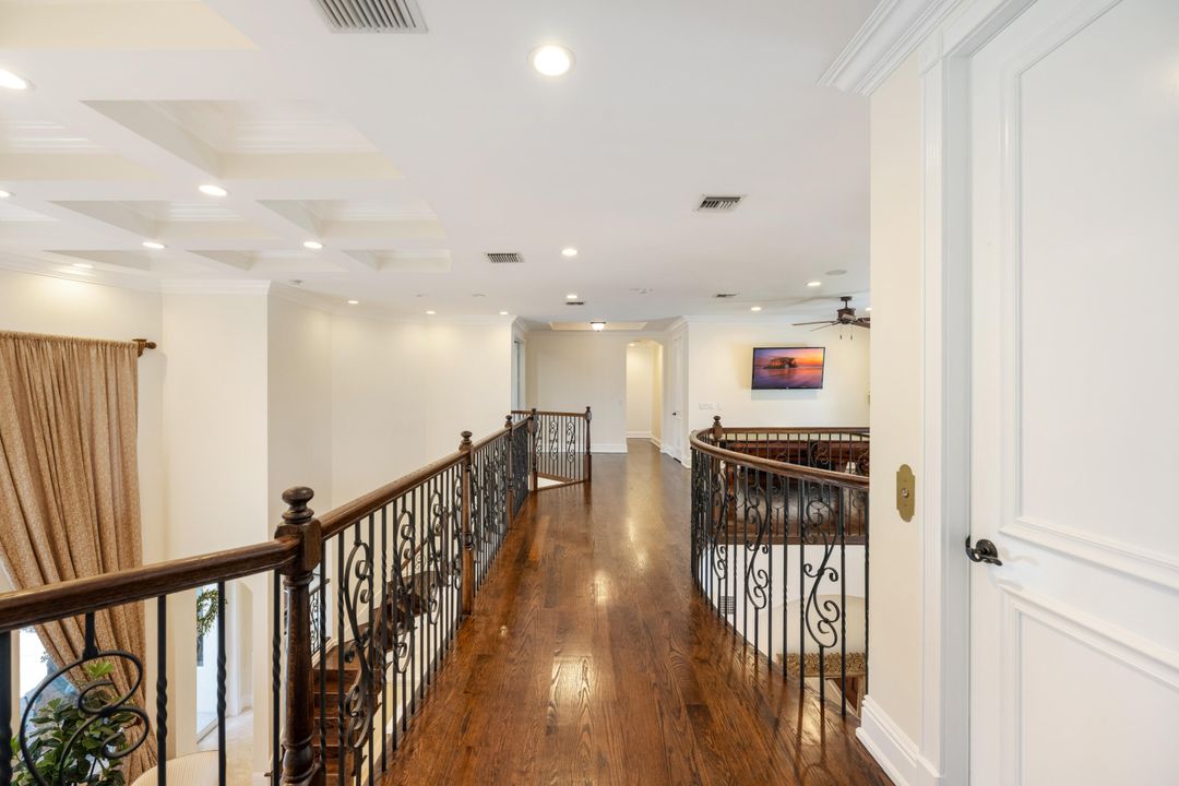 For Sale: $4,599,000 (6 beds, 6 baths, 4827 Square Feet)