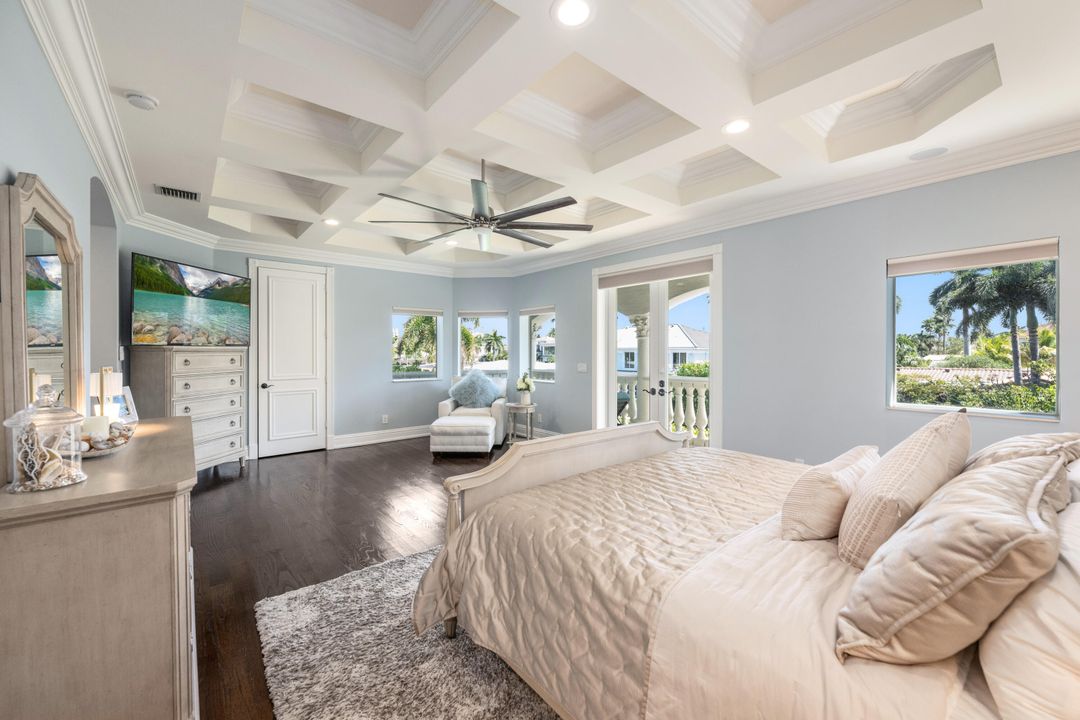 For Sale: $4,599,000 (6 beds, 6 baths, 4827 Square Feet)