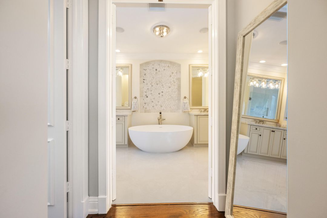 For Sale: $4,599,000 (6 beds, 6 baths, 4827 Square Feet)