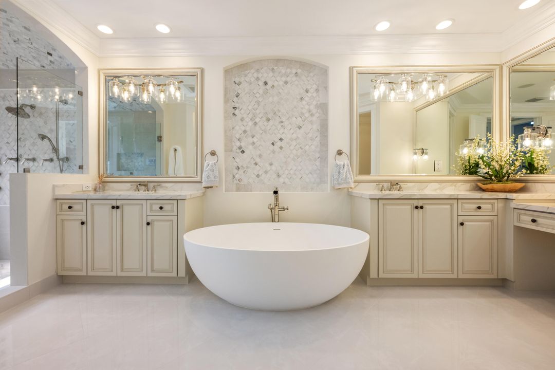 For Sale: $4,599,000 (6 beds, 6 baths, 4827 Square Feet)