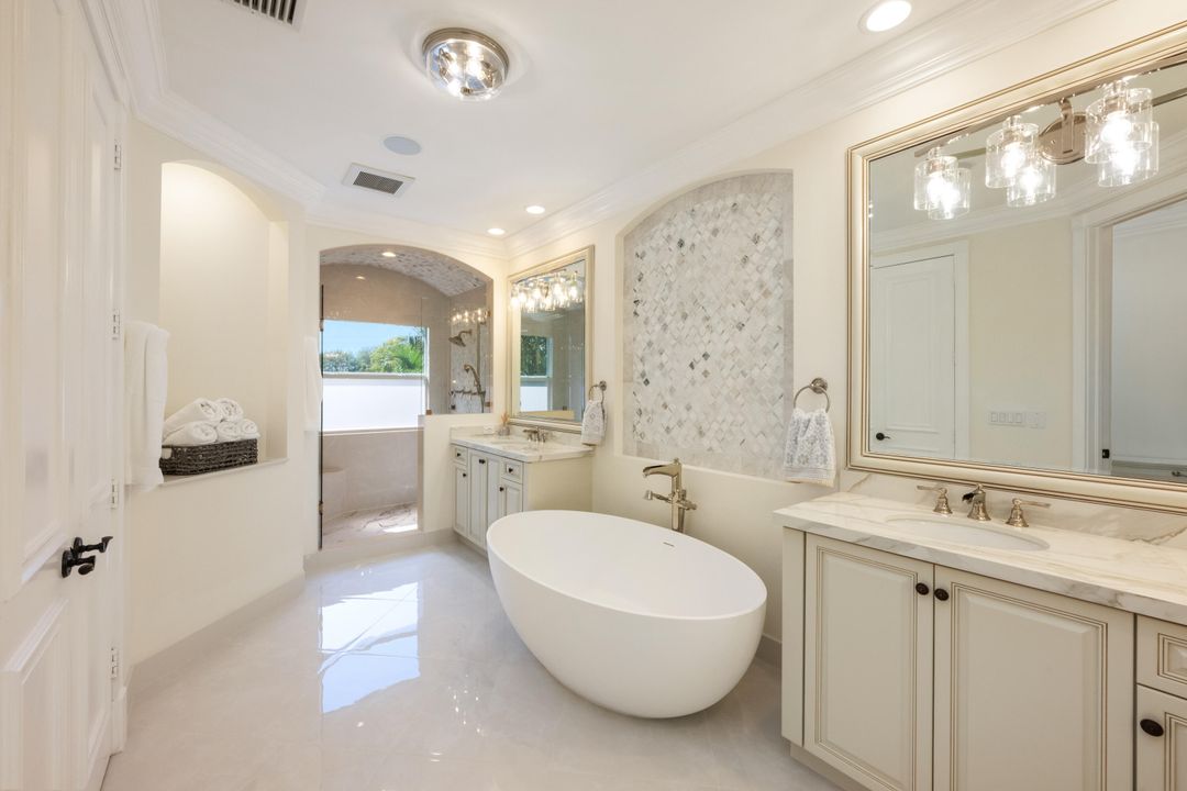 For Sale: $4,599,000 (6 beds, 6 baths, 4827 Square Feet)